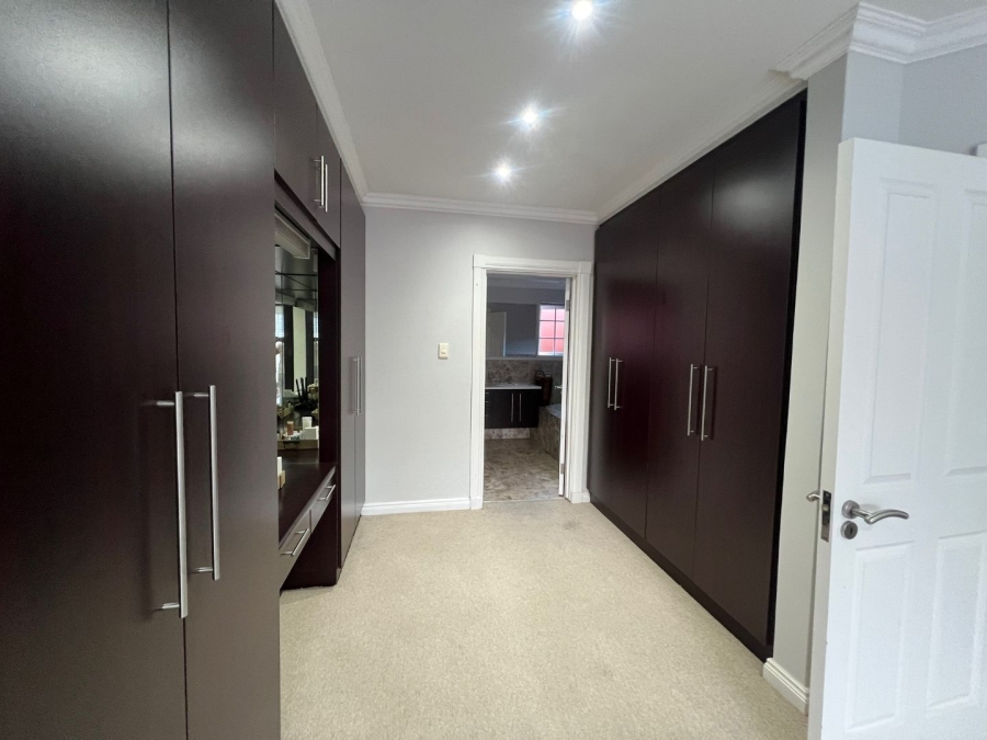 To Let 4 Bedroom Property for Rent in Walmer Eastern Cape